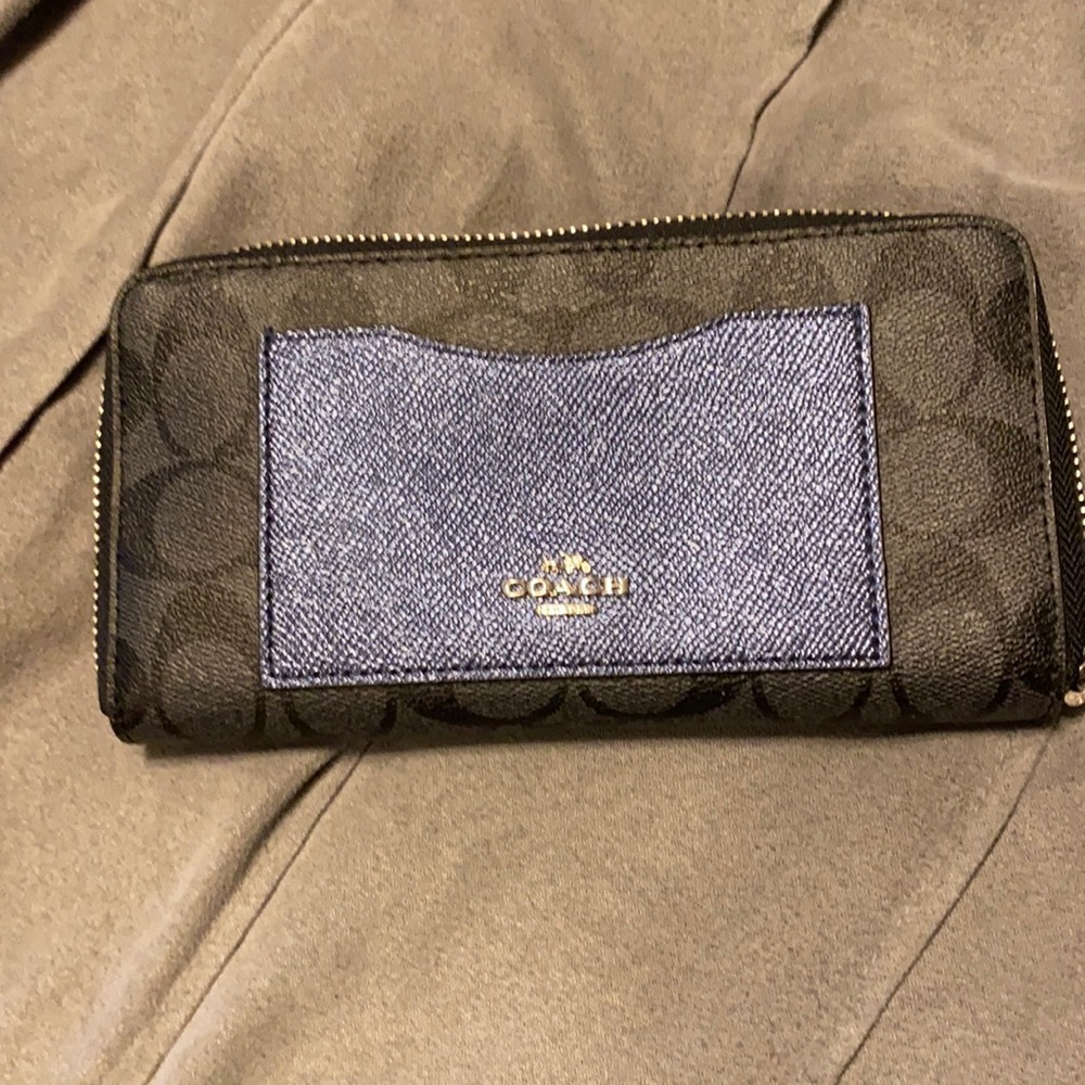 Coach Signature wallet